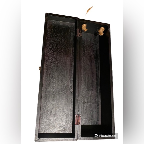 NWOT Vintage Wooden Wine Bottle Gift Box With Handle, Lid And Latch - Picture 2 of 5